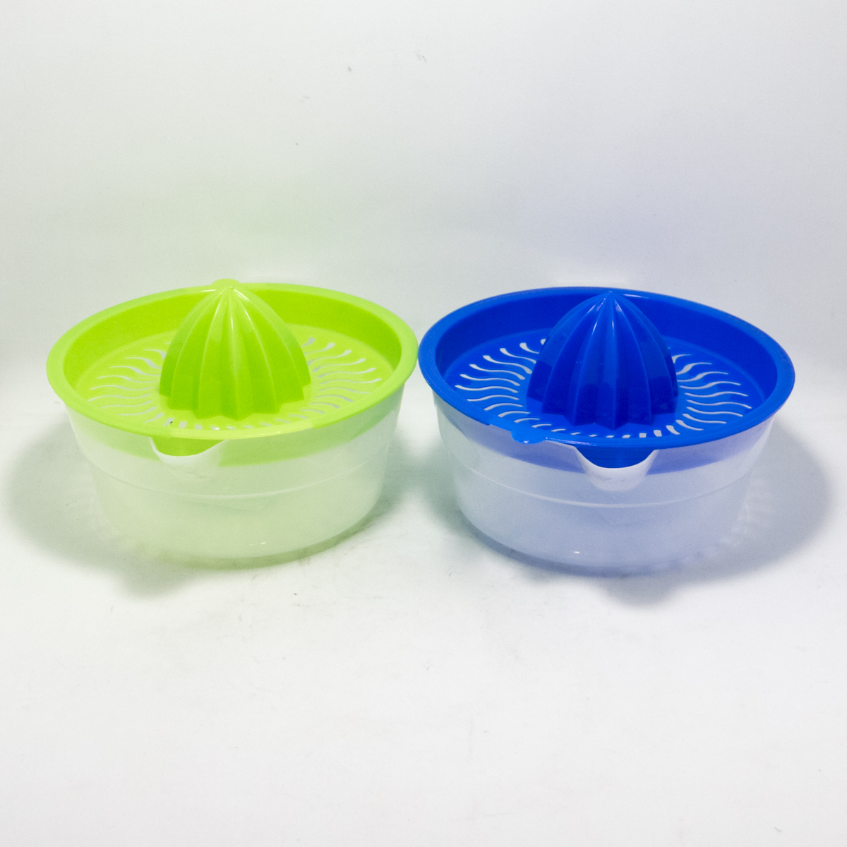 EXPRIMIDOR PLASTICO PARA CITRICOS 500ML